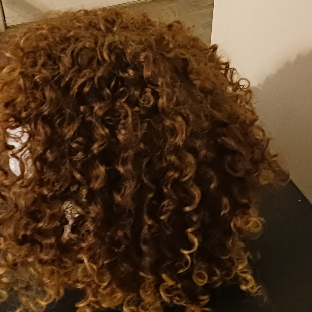 Wig - Picture 2 of 3